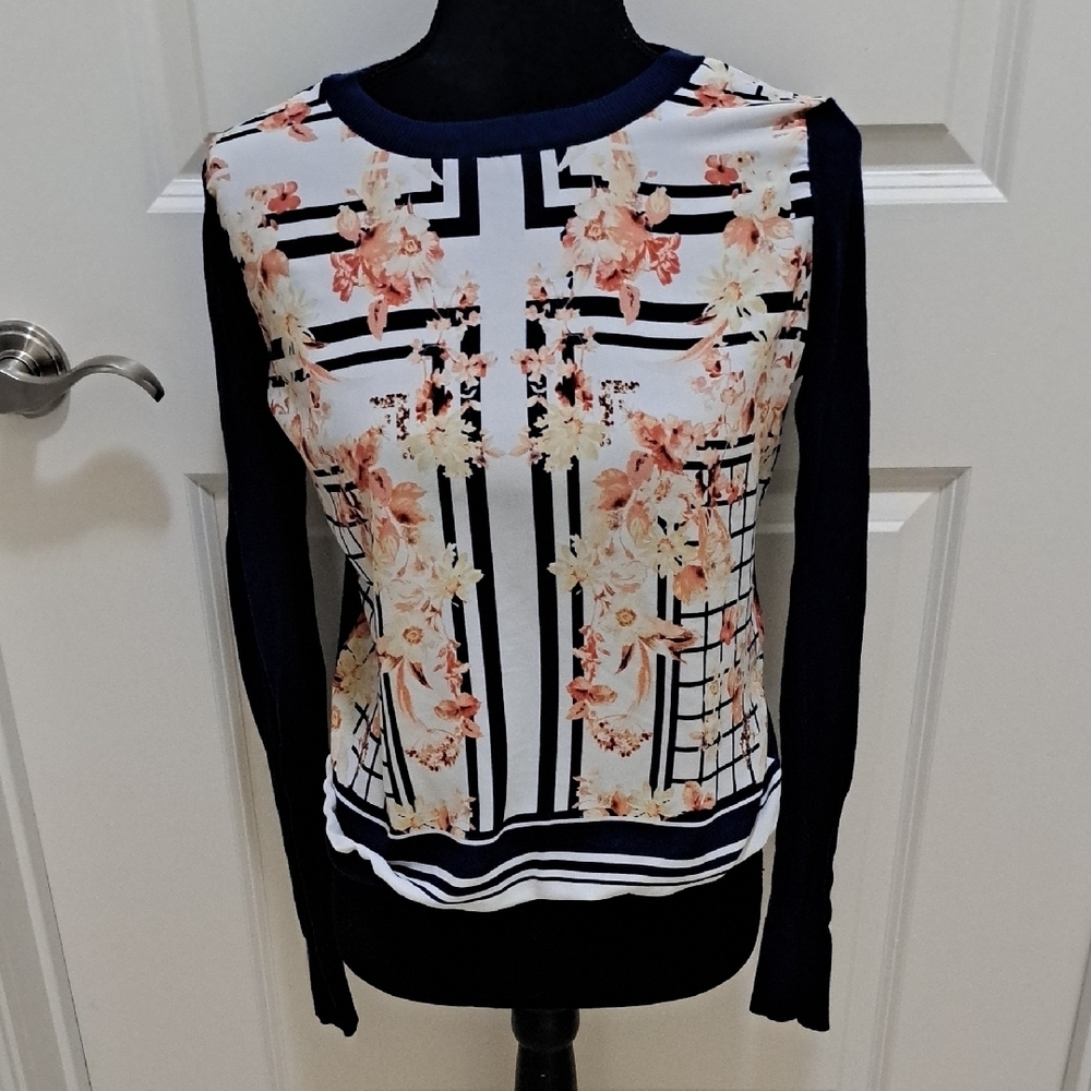 41 Hawthorn Floral Geometric Long Sleeve Top, Small